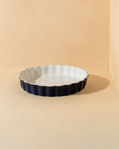 Rounded Stoneware Pie Dish