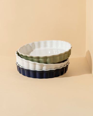 Rounded Stoneware Pie Dish